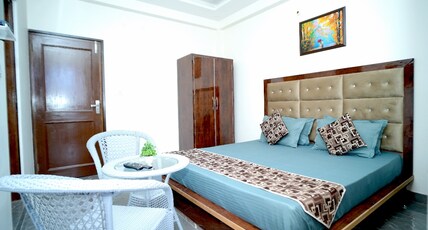Oak Tree Villa Miles Kasauli Room Type - Bedroom 1