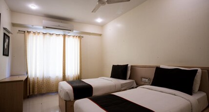 Hotel MCR Park Room Type - King Superior Room