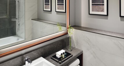 Movenpick Hotel & Apartments Bur Dubai Room Type - Executive Deluxe King