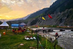 Sheen Woods Riverside Resort and Spa