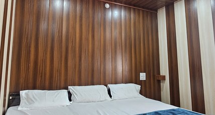 Gomukh hotel Uttarkashi Room Type - Deluxe Triple Bed