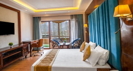 The Leh Near Main Market Room Type - Executive club Room with Balcony