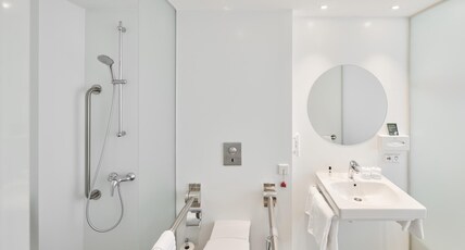 Holiday Inn VILNIUS Room Type - 1 Double Bed Standard Accessible