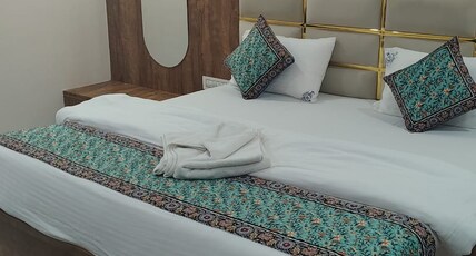 Shivam Comfort and Lodging Room Type - DELUXE DOUBLE ROOM AC