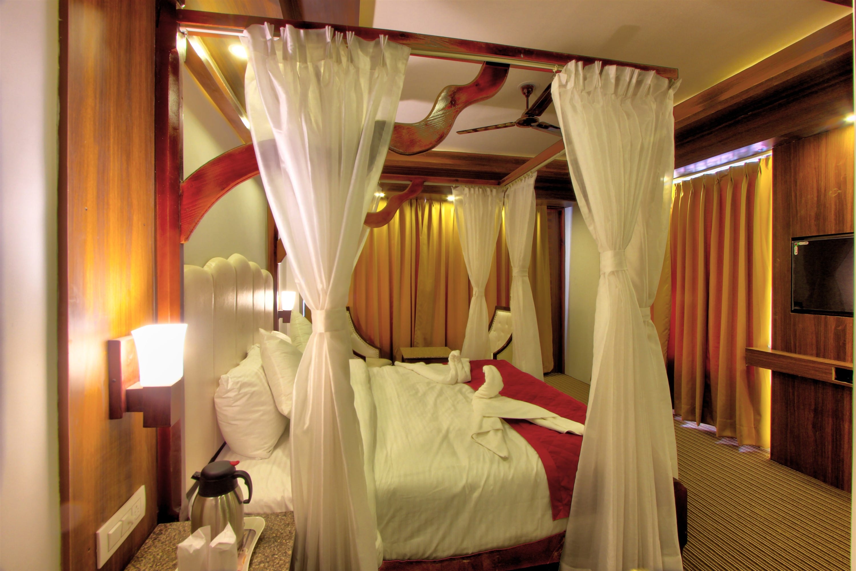 Apple Bud Chalet (All Rooms with Hot and Cold AC) - Tap to explore photos