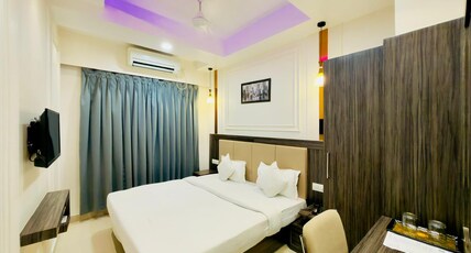 Hotel Golden Crown Room Type - Deluxe Room