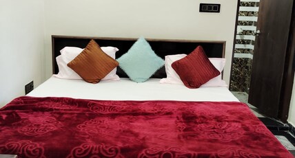 Apna Ghar Homestay Room Type - Deluxe Room