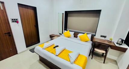 ANS Guest House - Mundhwa Room Type - AC Deluxe Room