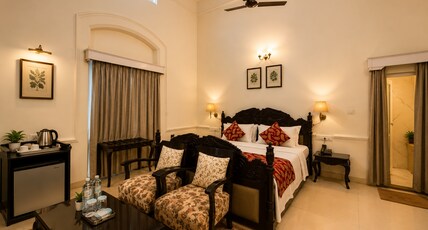 MPT Rock End Manor, Pachmarhi Room Type - AC Super Deluxe with Private Lawn