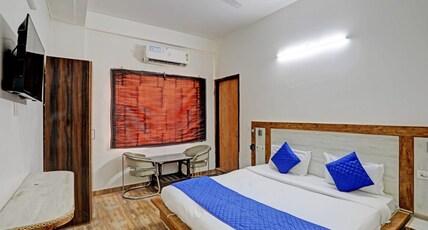 Greater Noida Stay Room Type - Deluxe Room