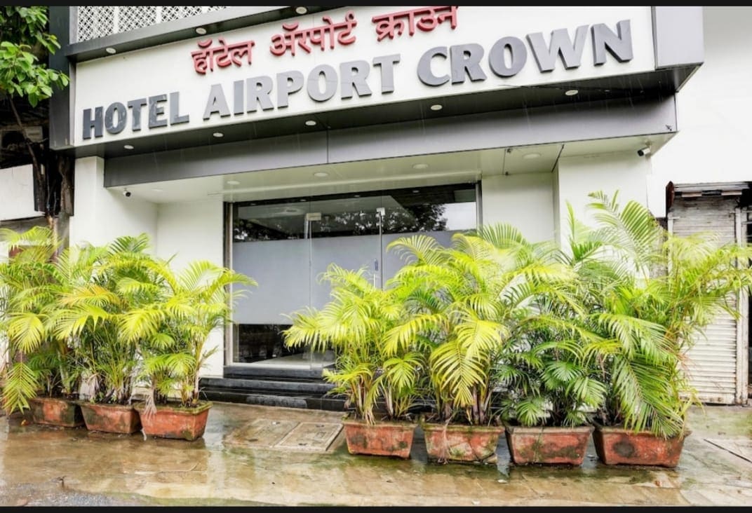 Hotel Airport Crown - Tap to explore photos
