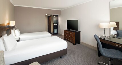 Crowne Plaza Hotel Glasgow Room Type - 2 Single Premium