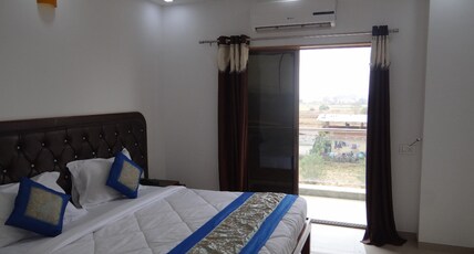 Hotel Nature Shield Lonavala Room Type - Deluxe AC Room with Attached Balcony