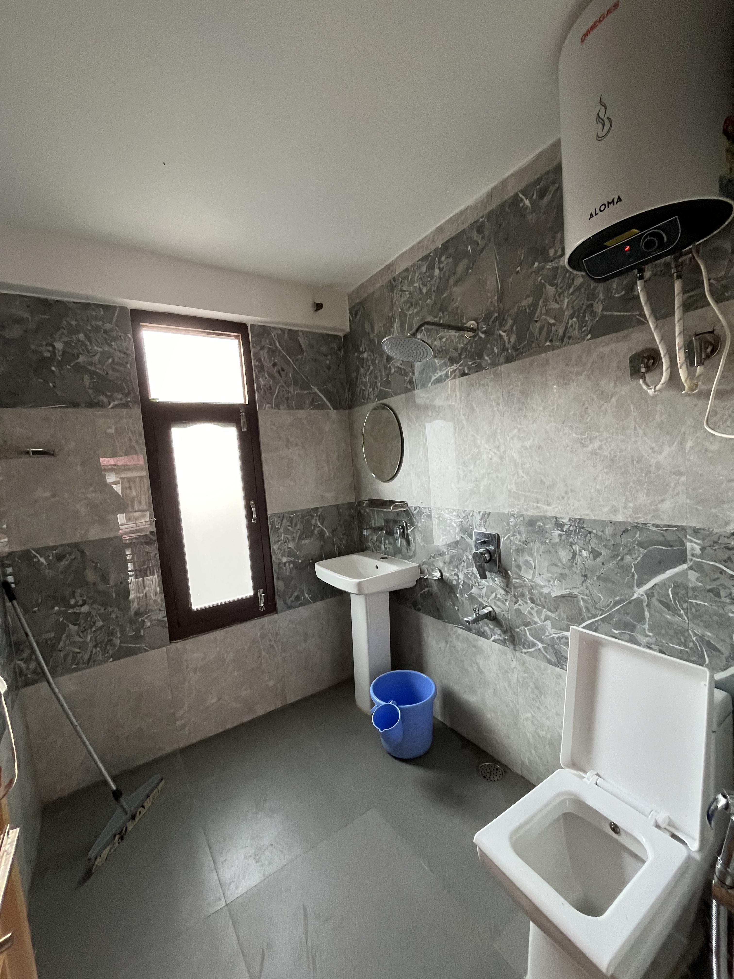 Blue Moon Homestay Kasol - Tap to explore photos