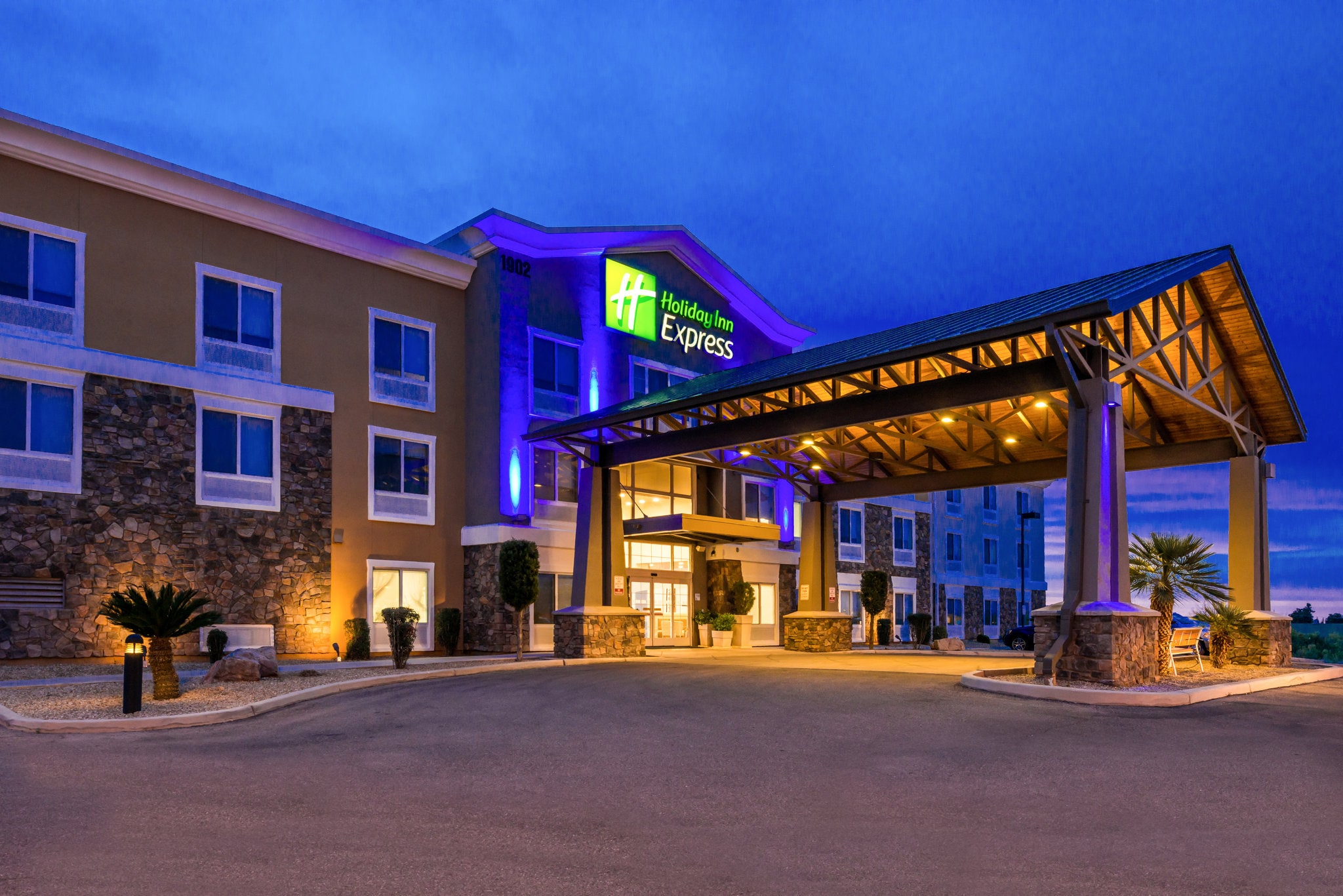 Holiday Inn Express SIERRA VISTA - Tap to explore photos