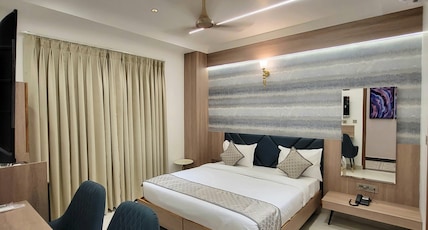 HOTEL MERIDIAN Room Type - Executive Room with Breakfast HOTEL MERIDIAN Room Type - Executive Room with Breakfast