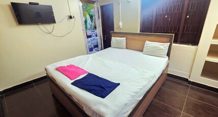 Heaven Stay Room Type - Deluxe AC room
