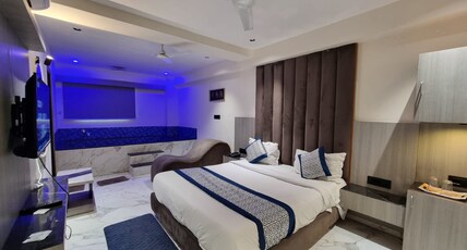 Hotel Palladium Lake Room Type - Deluxe Room with Private Pool in Room Hotel Palladium Lake Room Type - Deluxe Room with Private Pool in Room