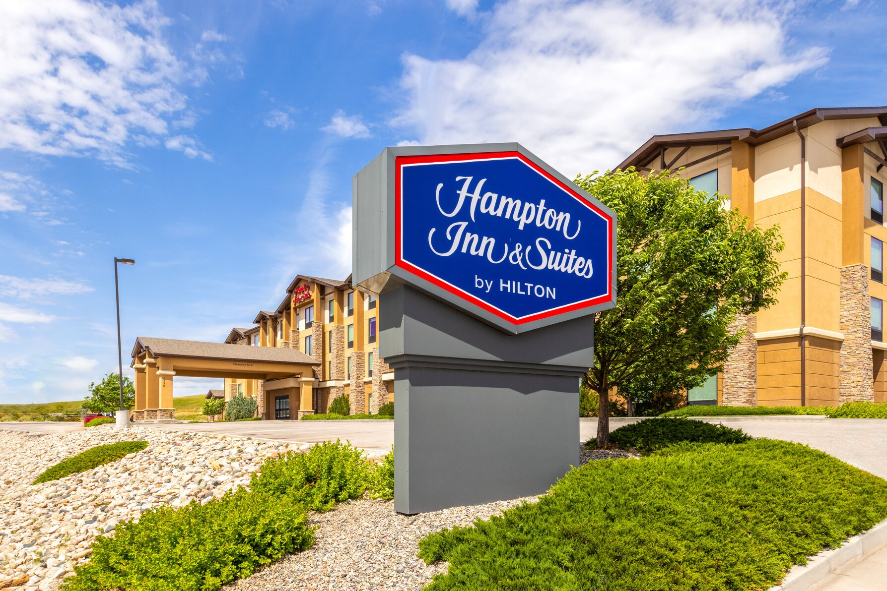 Hampton Inn & Suites by Hilton Douglas - Tap to explore photos