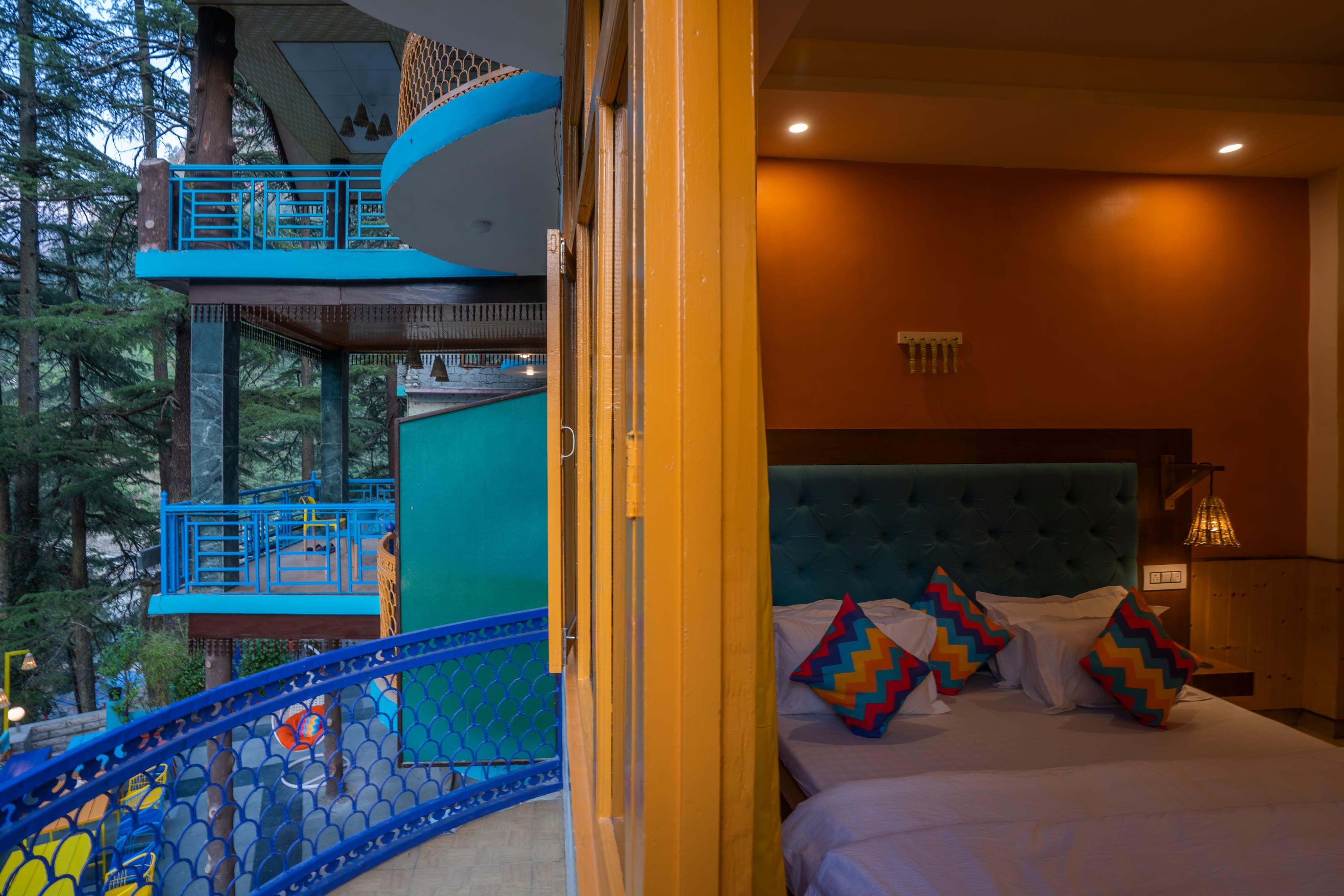 goSTOPS Kasol - Tap to explore photos