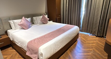 Hotel Golden Bird Room Type - Super Deluxe Room