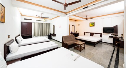 Hotel National Tourist Home Room Type - king's Deluxe 7 Bed