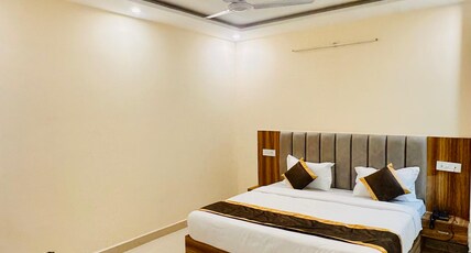 Saritashray Nikunj Room Type - Deluxe Room