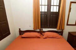 Quiet and cozy Heritage Bungalow in Madikeri