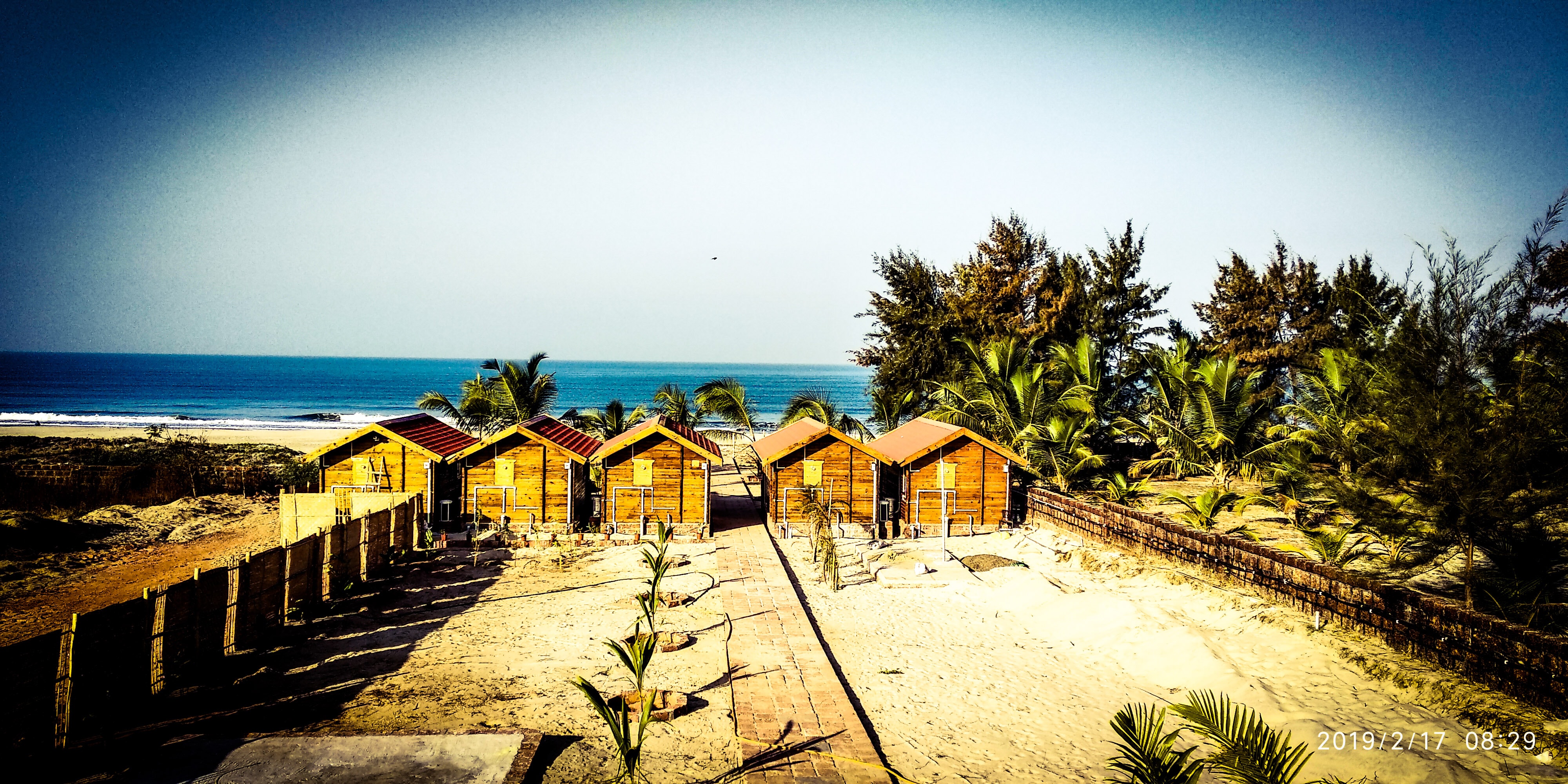 Tropical Cabanas - Tap to explore photos
