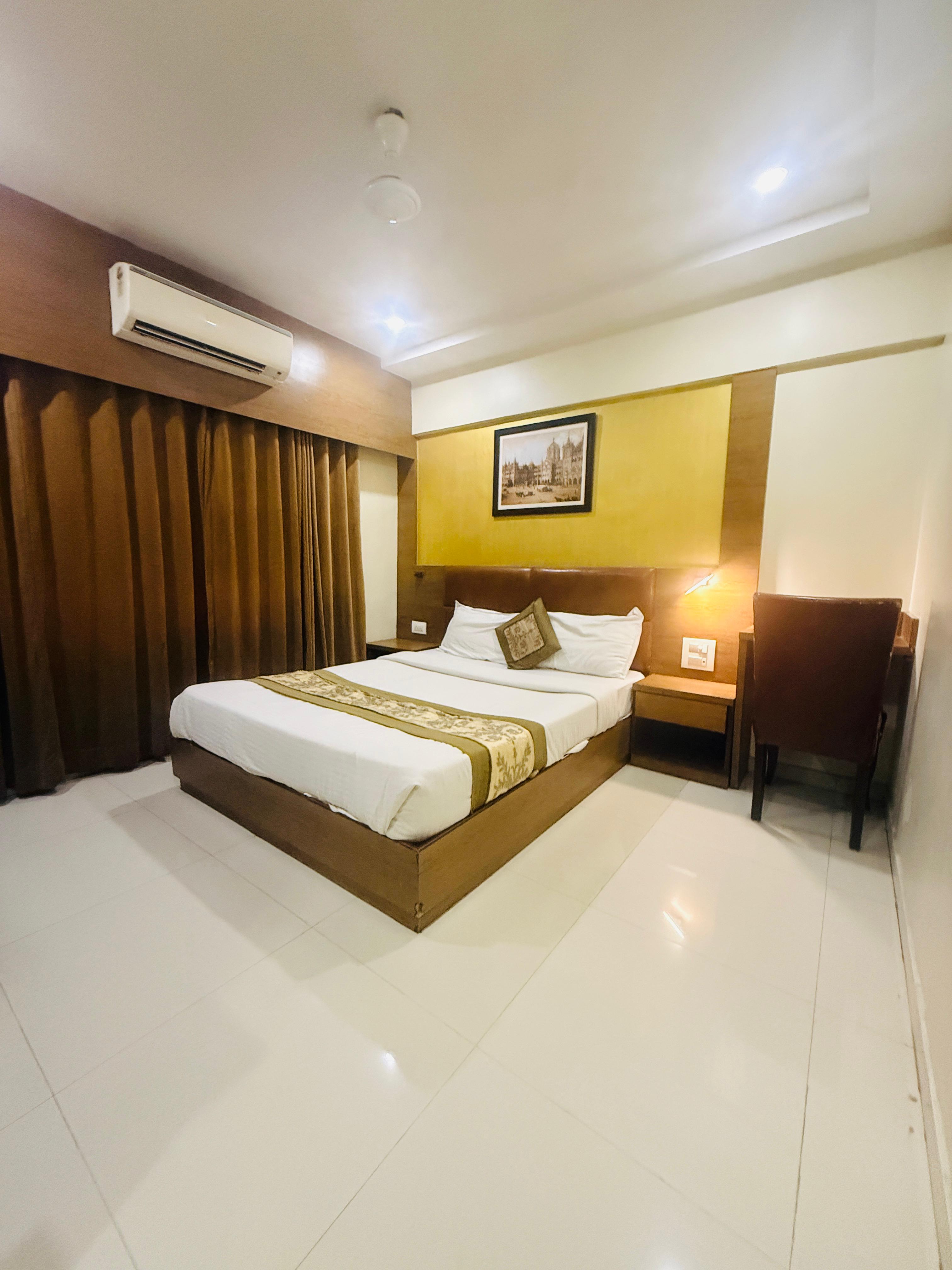 Hotel Crystal Luxury Inn - Near BKC - Tap to explore photos