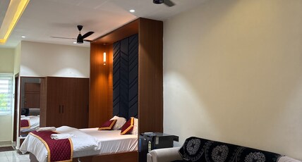 Hotel Snr Grand Room Type - Suite room with hill view