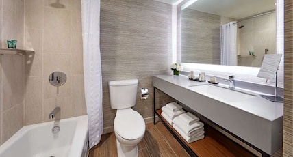 Hilton Pasadena Room Type - 2 QUEEN BEDS DELUXE