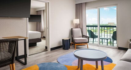DoubleTree by Hilton Cocoa Beach - Oceanfront Room Type - 1K STE BALC PART OCN VW
