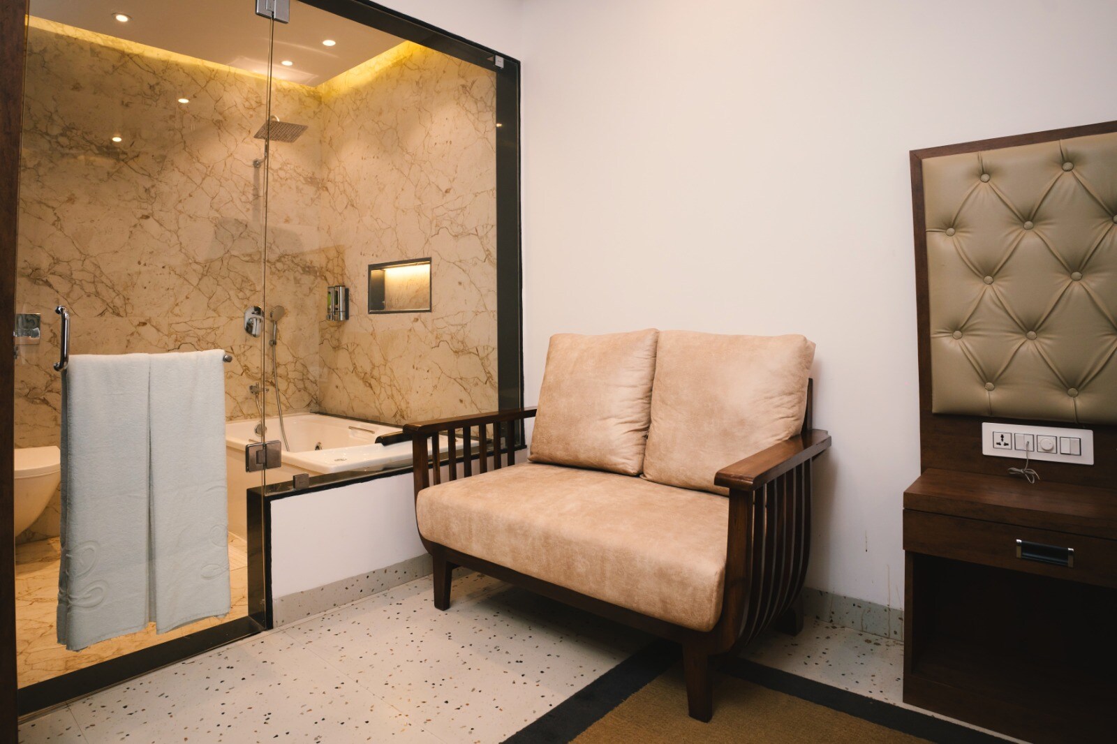 Krishna Luxury Villa colva - Tap to explore photos