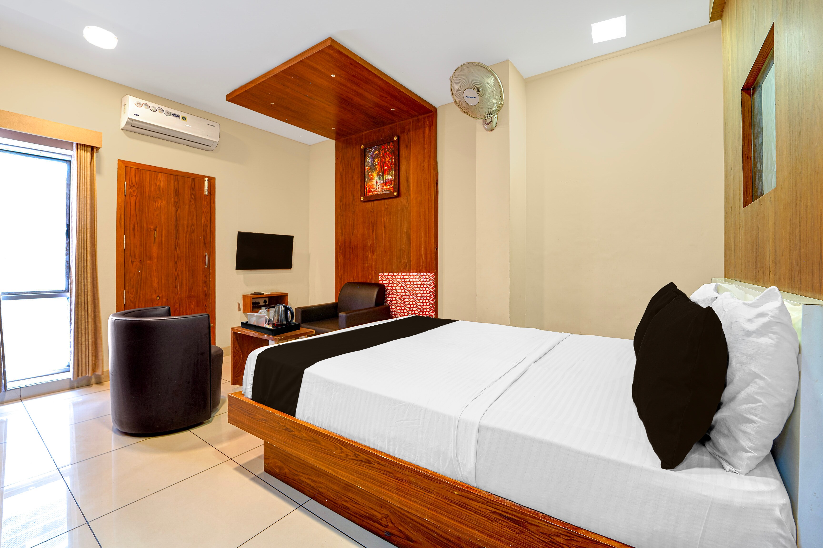 Townhouse Oak Kozhikode Bus Stand Formerly Nextel Inn - Tap to explore photos