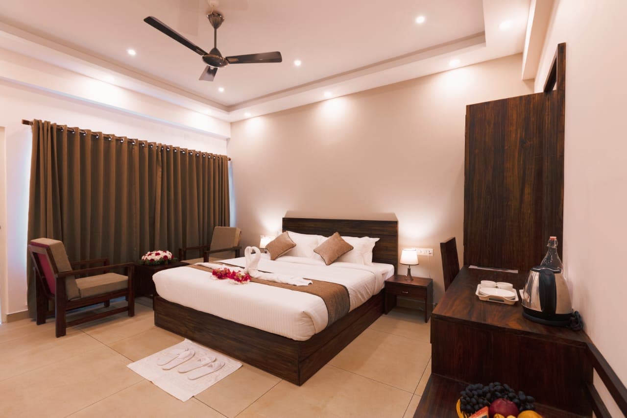 Pleasant Hill Resort - Munnar - Tap to explore photos
