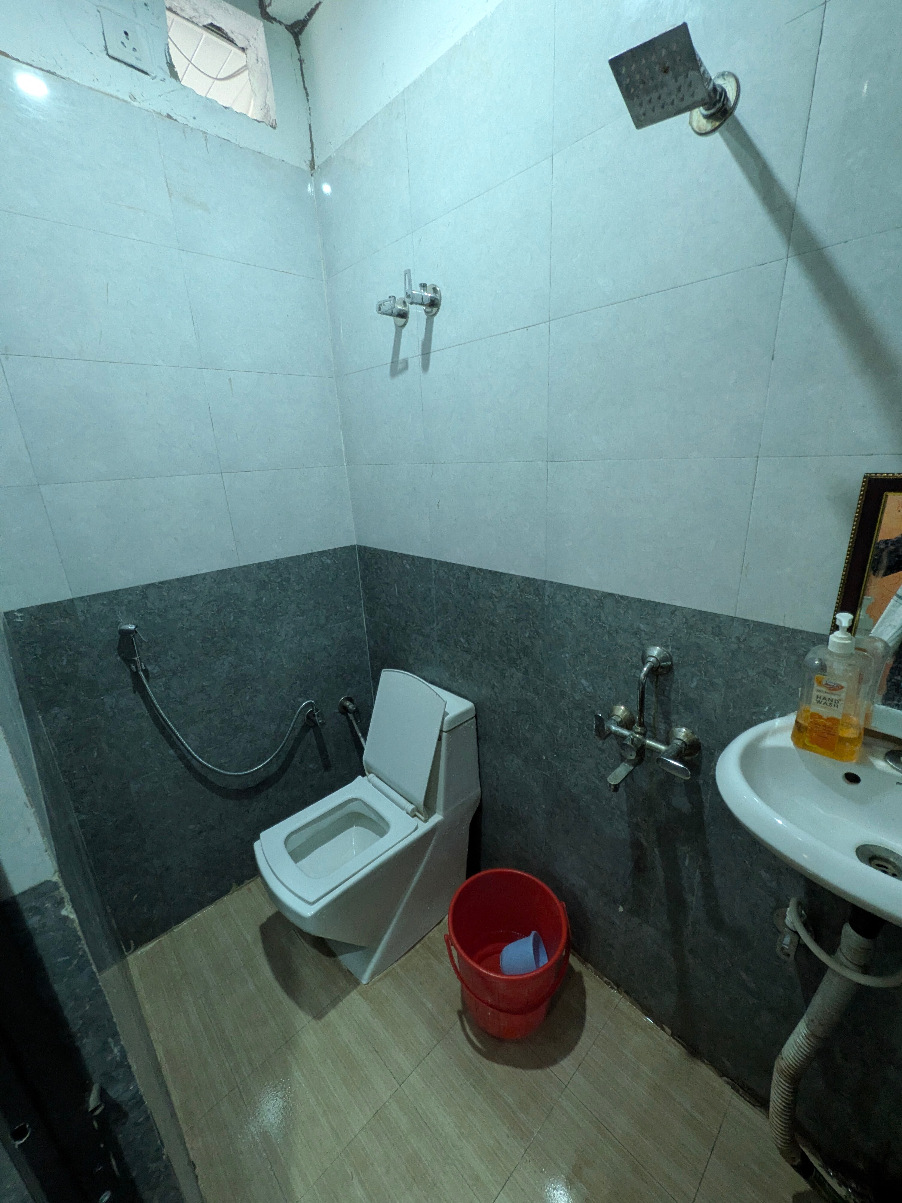 Shurya Home Stay - Tap to explore photos