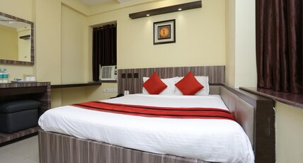 DIAMOND PLAZA Room Type - Deluxe Room