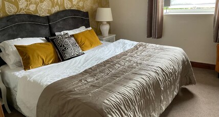 OYO Cocketts Hotel Room Type - Standard Double King room