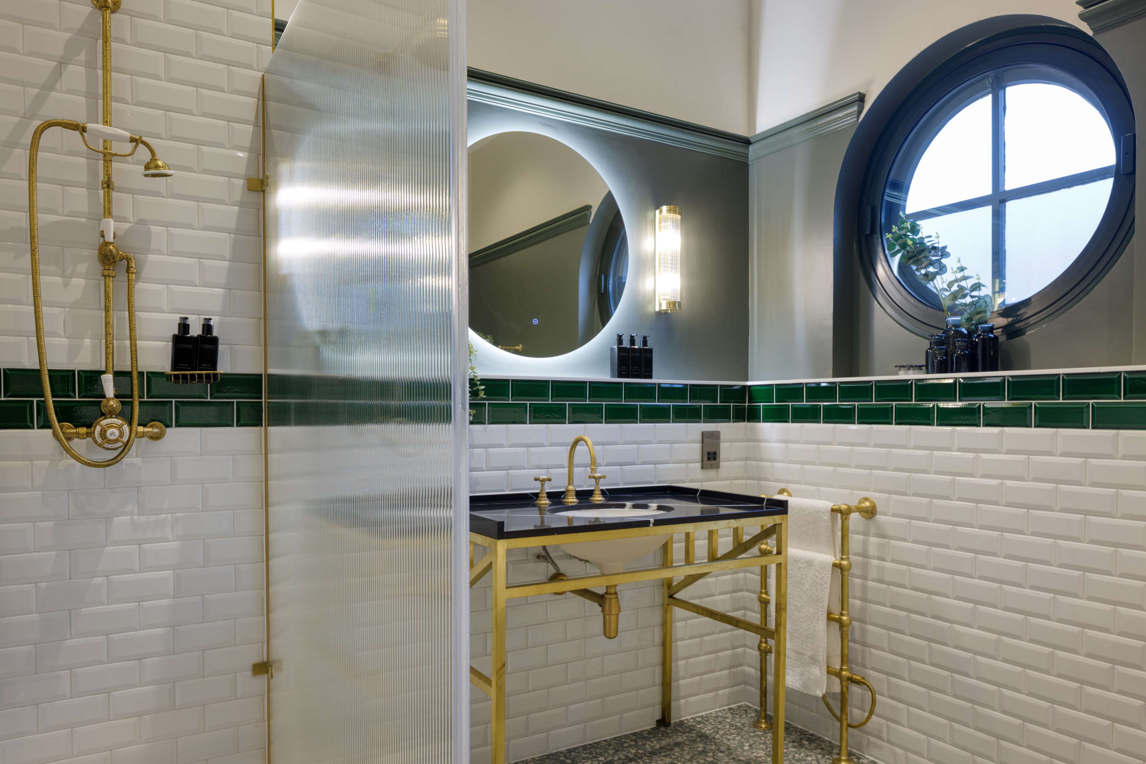 The Samuel Ryder Hotel St Albans, Tapestry Collection Hilton - Tap to explore photos