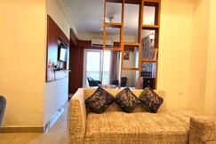 HKO Serene 1BHK 1km from Prem Mandir- Centrally Located