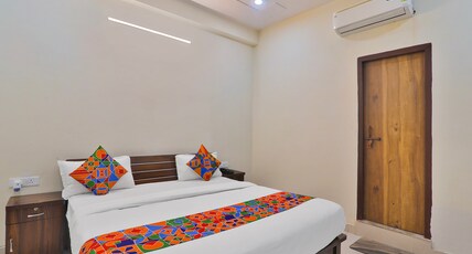 FabHotel Lucknow Inn Room Type - Deluxe Room FabHotel Lucknow Inn Room Type - Deluxe Room