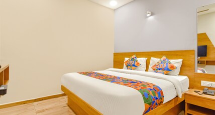 Hotel Gokul Villa Room Type - Deluxe Room