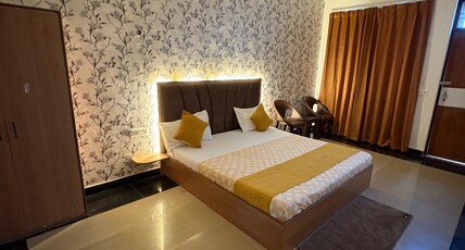 HOTEL MADHAVI PALACE , MATHURA Room Type - Deluxe Double Bed Room with City View