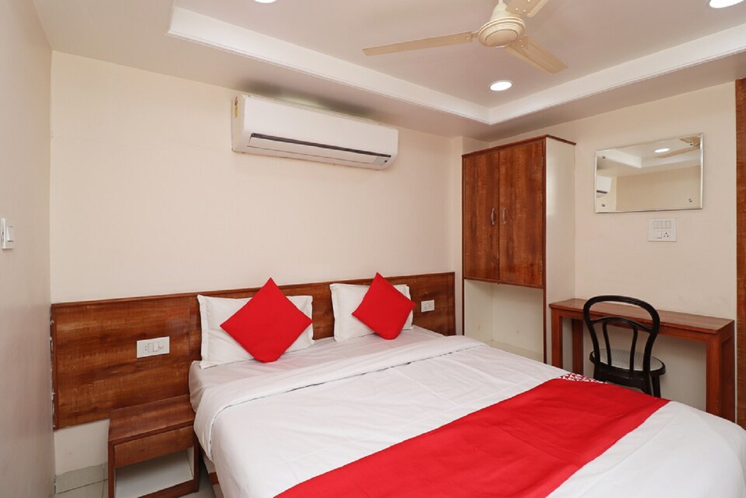 Hotel Sarthak Inn - Tap to explore photos