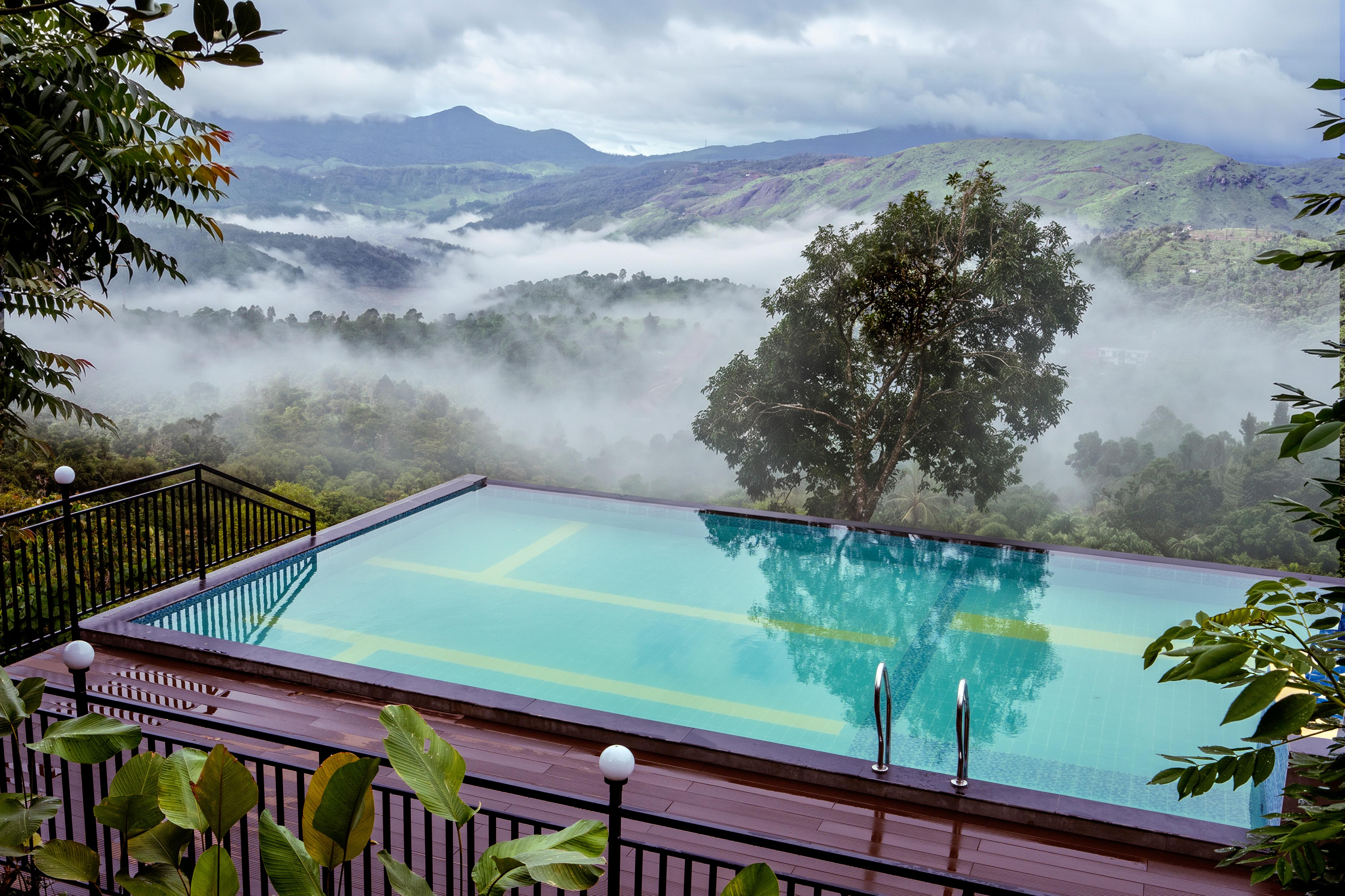 Cliff and Cloud Resort - Tap to explore photos