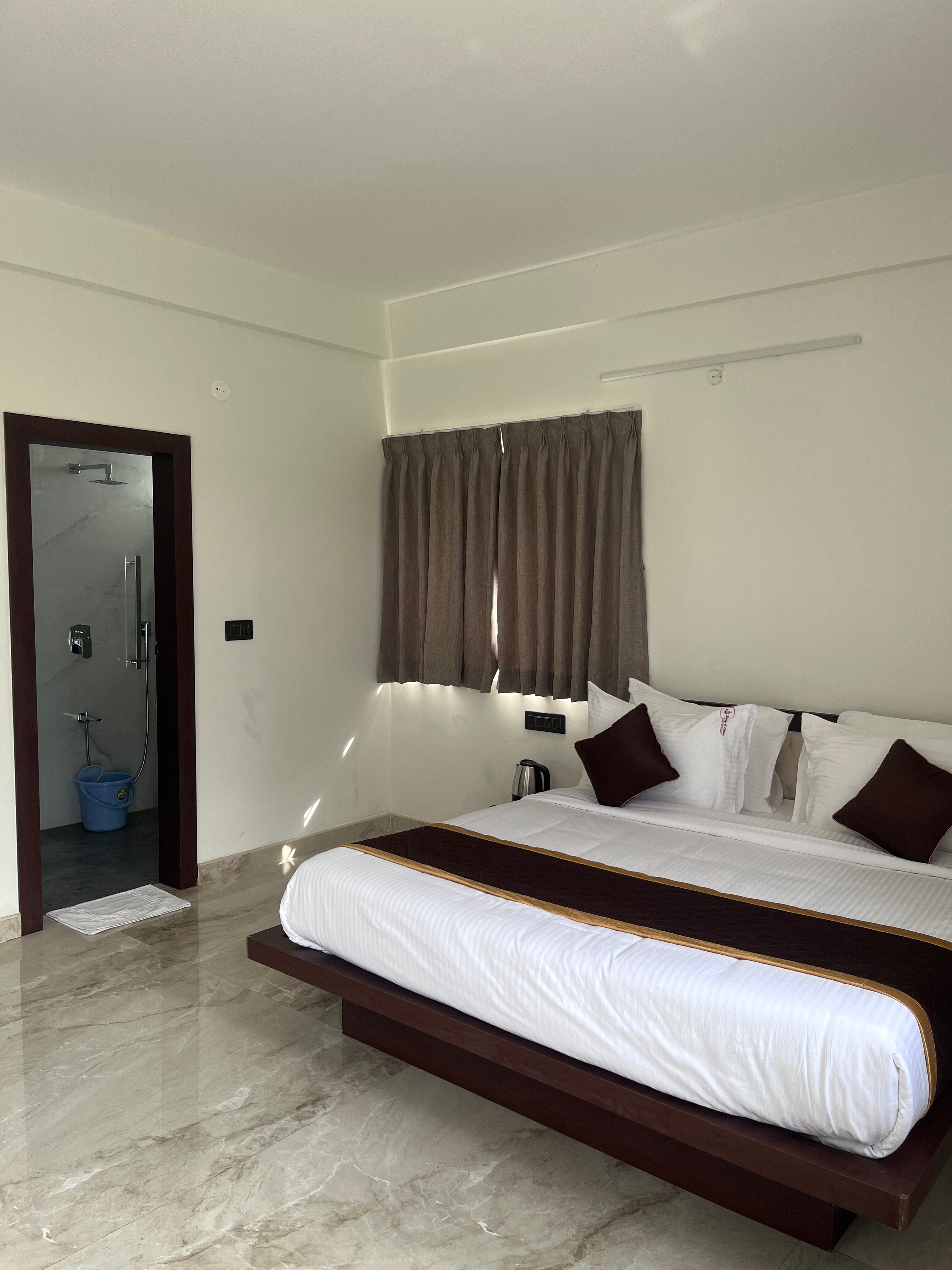 Hotel Sree suites Attibele - Tap to explore photos