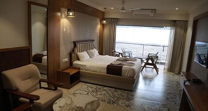 Palm Breeze Beach Resort Room Type - Luxury Sea Facing Room