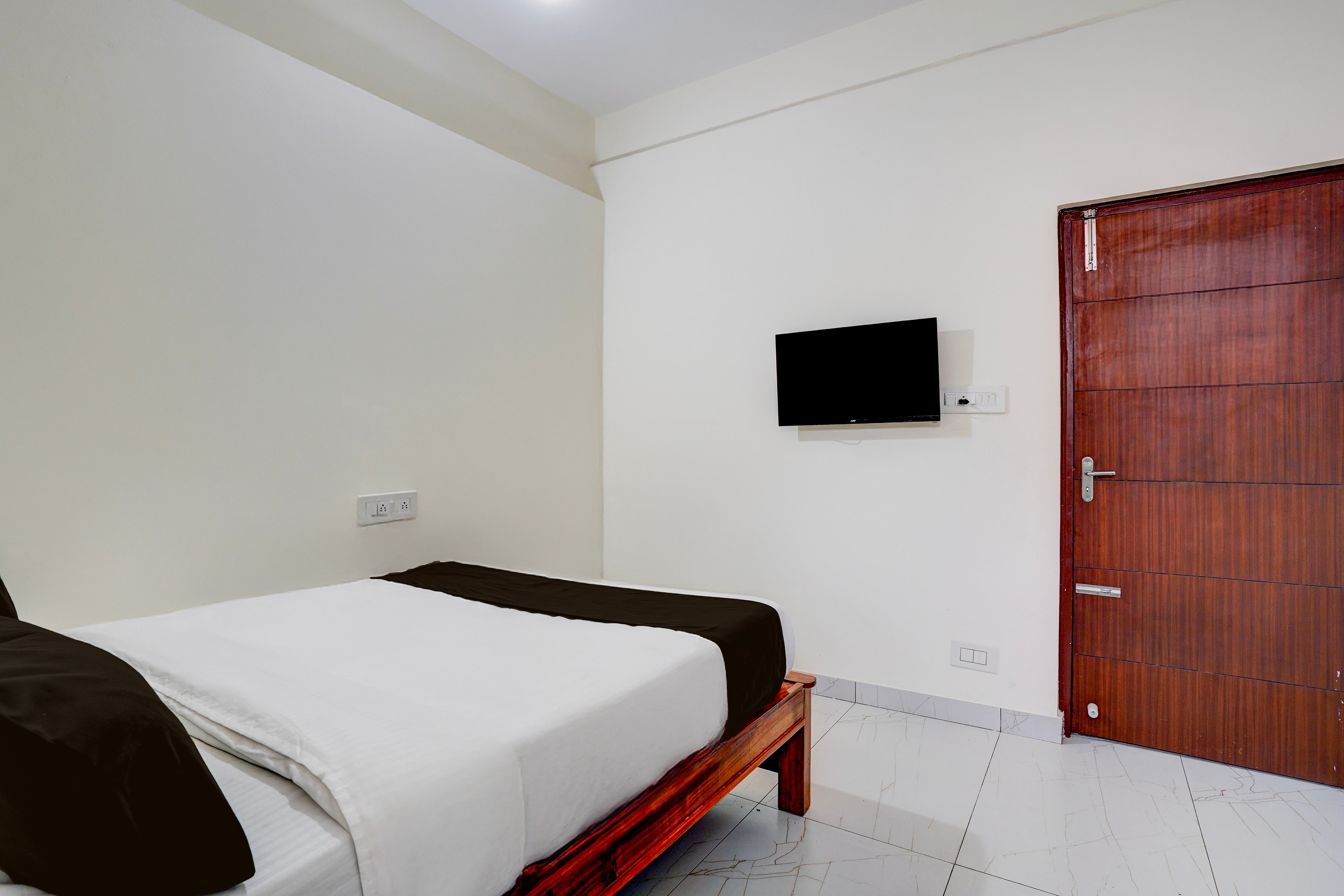 Hotel O SRL Comforts - Tap to explore photos
