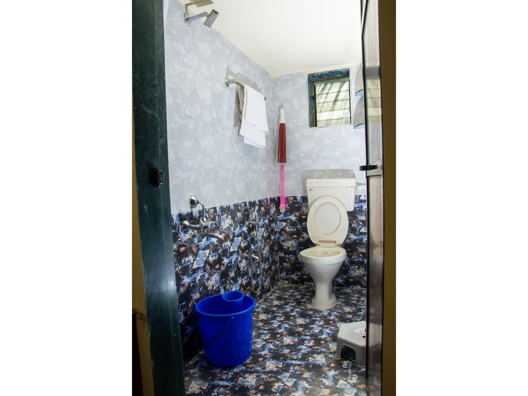 Spring Homestay - Tap to explore photos